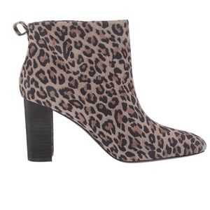 New Charles David animal print ankle boots